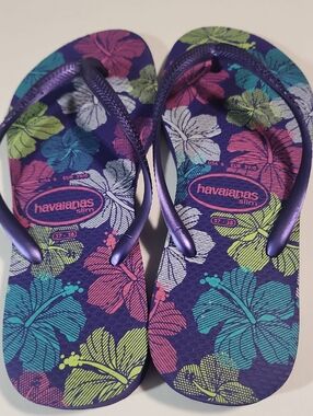 Havaianas SLIM Flip Flops in Purple with Teal, Lime, Pink & White Floral